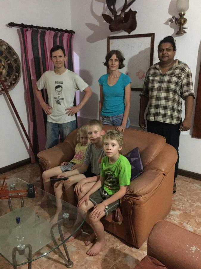 Villa25 Homestay Free Pick Up From The Centre Kandy Exterior foto